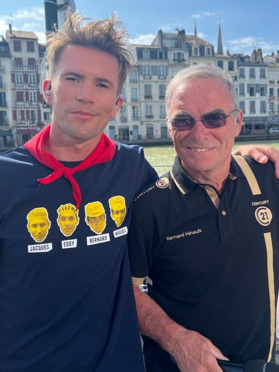 Camiseta con iconos del Tour de Francia